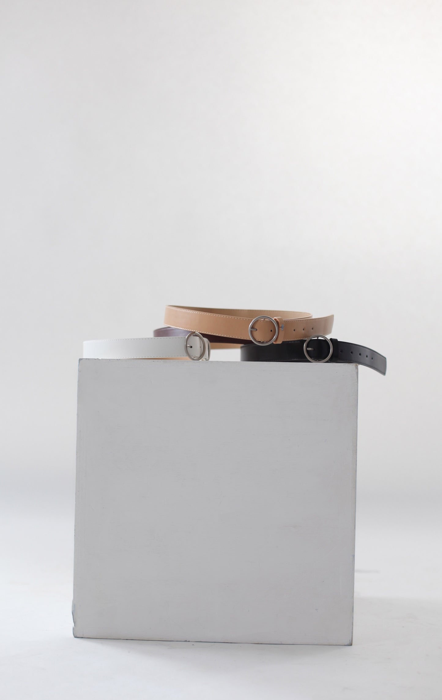 ZONI Burgundy Circle Ring Belt