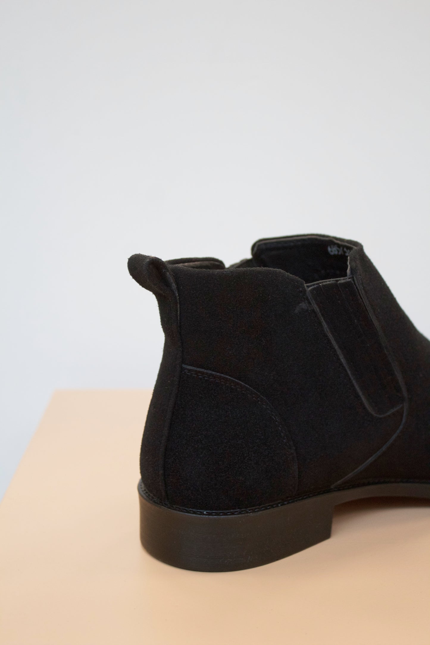 LEXUS Unisex Black Chelsea Boots